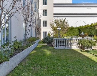 1424 N Crescent Heights Boulevard - Photo Thumbnail 36