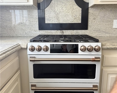 1424 N Crescent Heights Boulevard - Photo Thumbnail 41