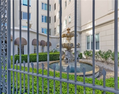 1424 N Crescent Heights Boulevard - Photo Thumbnail 2