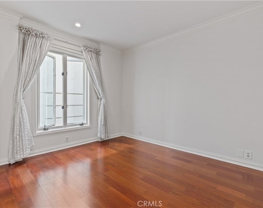 1424 N Crescent Heights Boulevard - Photo Thumbnail 22