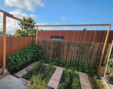 1309 Hunt Terrace - Photo Thumbnail 35