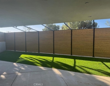 2846 Fairmount - Photo Thumbnail 1