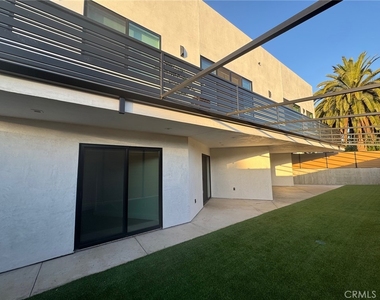 2846 Fairmount - Photo Thumbnail 12