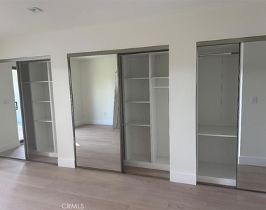 2846 Fairmount - Photo Thumbnail 9