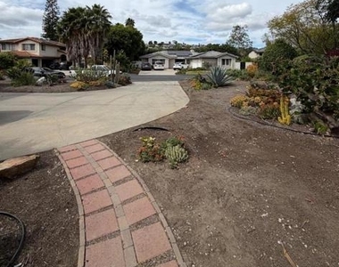 5760 Casa Grande Way - Photo Thumbnail 4