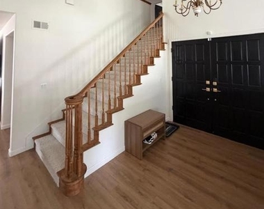5760 Casa Grande Way - Photo Thumbnail 7