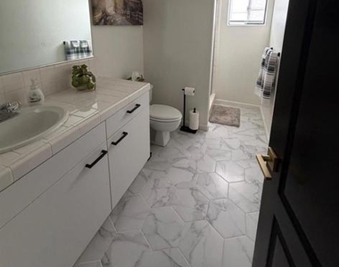 5760 Casa Grande Way - Photo Thumbnail 11