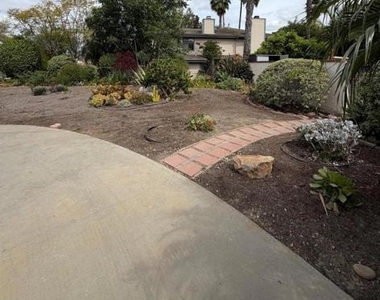 5760 Casa Grande Way - Photo Thumbnail 3