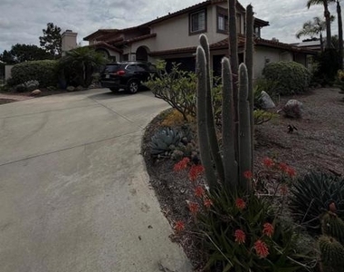 5760 Casa Grande Way - Photo Thumbnail 6