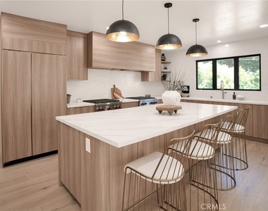 1012 Cory Avenue - Photo Thumbnail 10