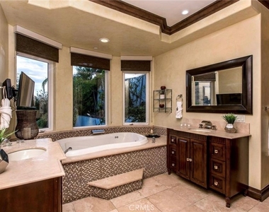 1441 Robmar - Photo Thumbnail 9