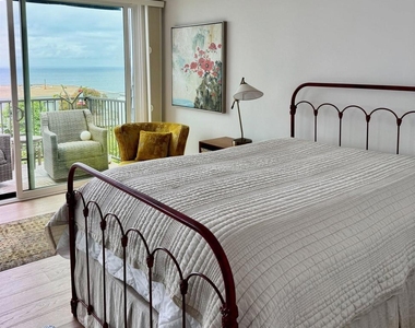 424 Stratford Court - Photo Thumbnail 18