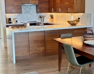 424 Stratford Court - Photo Thumbnail 30
