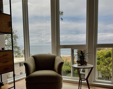424 Stratford Court - Photo Thumbnail 3