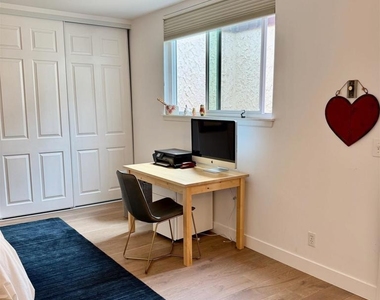 424 Stratford Court - Photo Thumbnail 43
