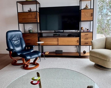 424 Stratford Court - Photo Thumbnail 9