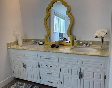 424 Stratford Court - Photo Thumbnail 37
