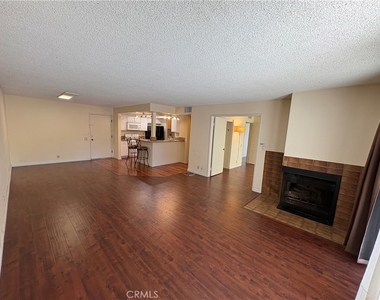 246 E Fern Avenue - Photo Thumbnail 3
