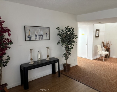 246 E Fern Avenue - Photo Thumbnail 1