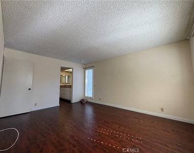 246 E Fern Avenue - Photo Thumbnail 6