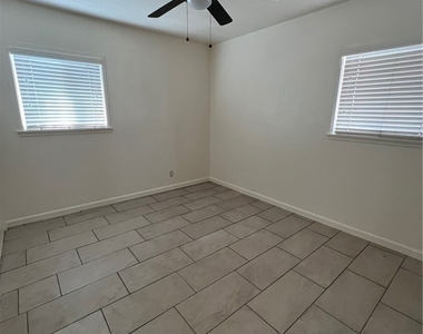 635 W 17th - Photo Thumbnail 6