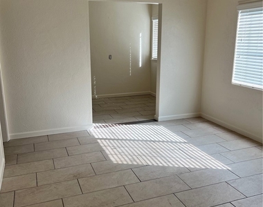 635 W 17th - Photo Thumbnail 2