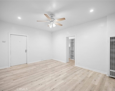 131 S Jackson Street - Photo Thumbnail 5