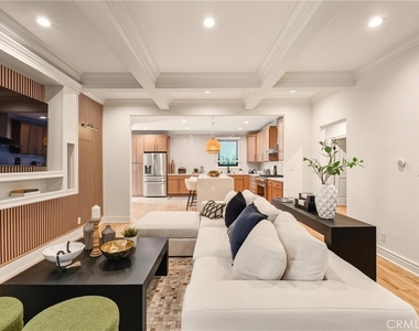 5558 Edgewood Place - Photo Thumbnail 6