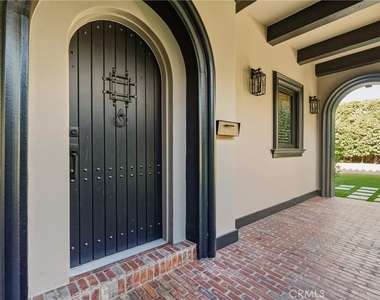 5558 Edgewood Place - Photo Thumbnail 2
