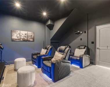 5558 Edgewood Place - Photo Thumbnail 9