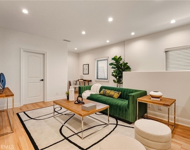 5558 Edgewood Place - Photo Thumbnail 13