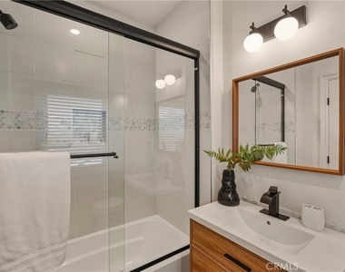 5558 Edgewood Place - Photo Thumbnail 19