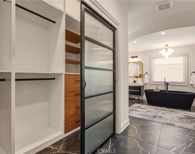 5558 Edgewood Place - Photo Thumbnail 16