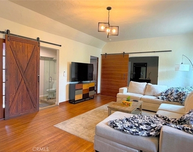 522 Westminster - Photo Thumbnail 3