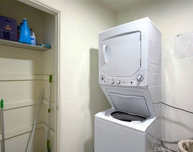522 Westminster - Photo Thumbnail 11