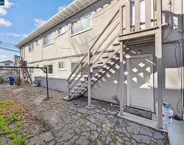 2756 Argyll Ave - Photo Thumbnail 20