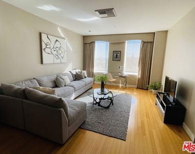 3810 Wilshire Boulevard - Photo Thumbnail 3