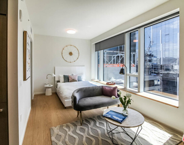 889 Francisco Street - Photo Thumbnail 6