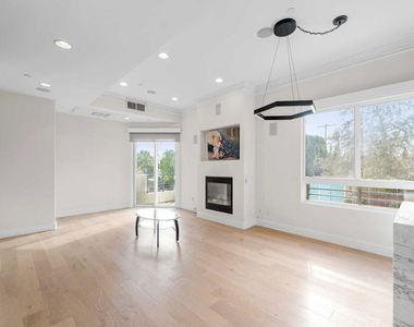 438 Arnaz Drive - Photo Thumbnail 2