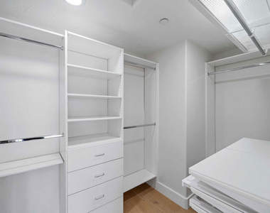 438 Arnaz Drive - Photo Thumbnail 12