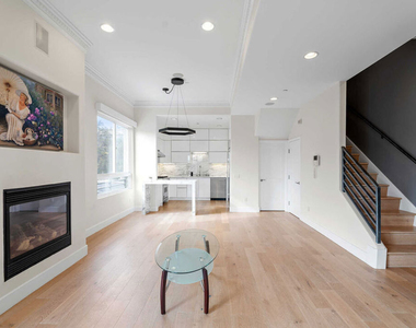 438 Arnaz Drive - Photo Thumbnail 3