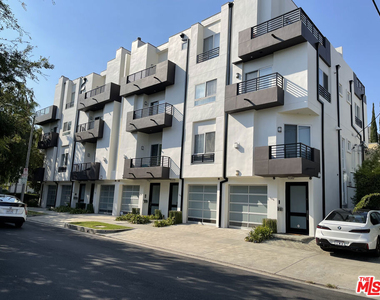 438 Arnaz Drive - Photo Thumbnail 13