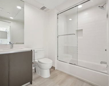 1814 Federal Avenue - Photo Thumbnail 6