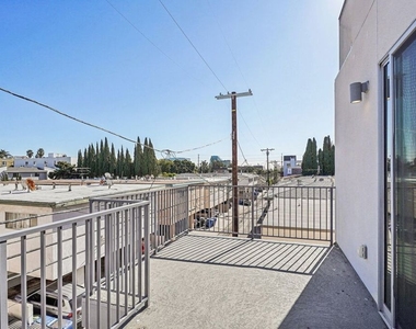 1814 Federal Avenue - Photo Thumbnail 13