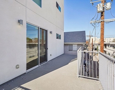1814 Federal Avenue - Photo Thumbnail 14