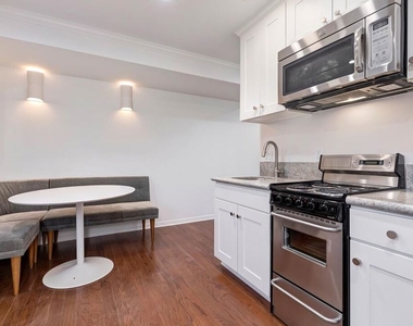 609 N Doheny Drive - Photo Thumbnail 3