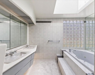 18244 Coastline Drive - Photo Thumbnail 7