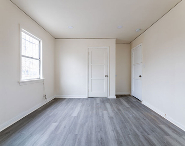 138 W 82nd Street - Photo Thumbnail 4