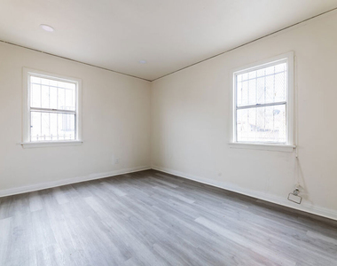 138 W 82nd Street - Photo Thumbnail 2