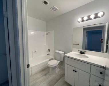 702 R Ave - Photo Thumbnail 8